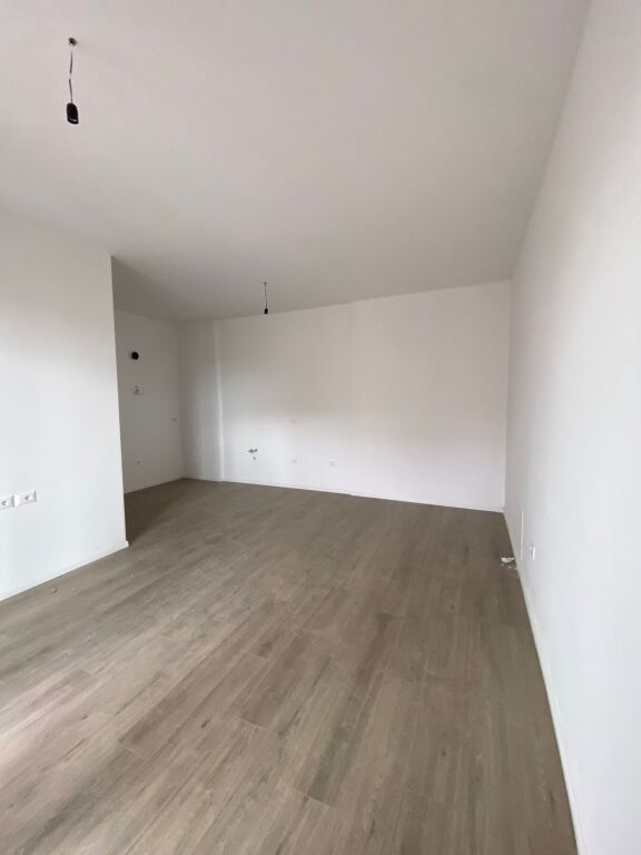 Apartament 2+1 me hipoteke per shitje, Kamez