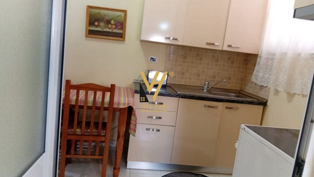 MONOLOCALE IN AFFITTO AL 21 DICEMBRE 30.000 LEKE