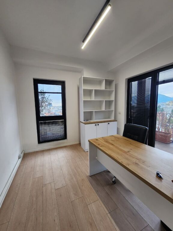 ✨️Me Qira Ultra Zyrë 124m² (📍Garden Building ) ndarë në 3 ambiente pune KATI 7 (Pamje Panoramike) 1000€/Muaj 💥💥