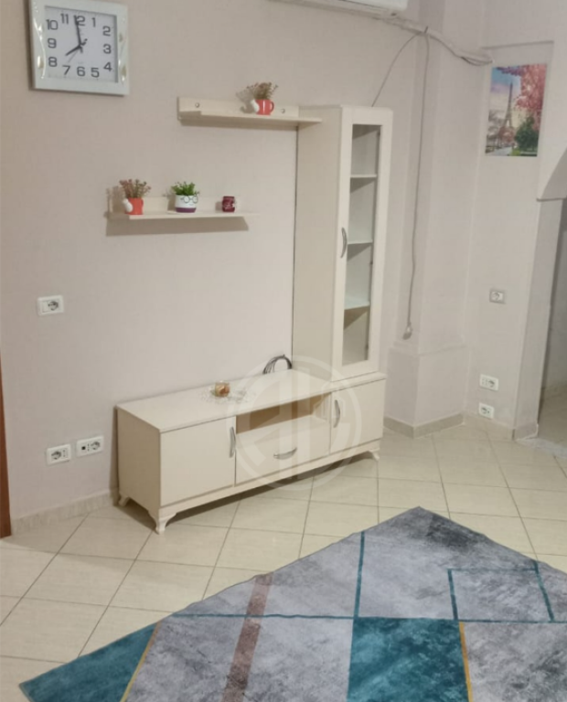 Apartament 1+1 me qira prane Deget se Policise
