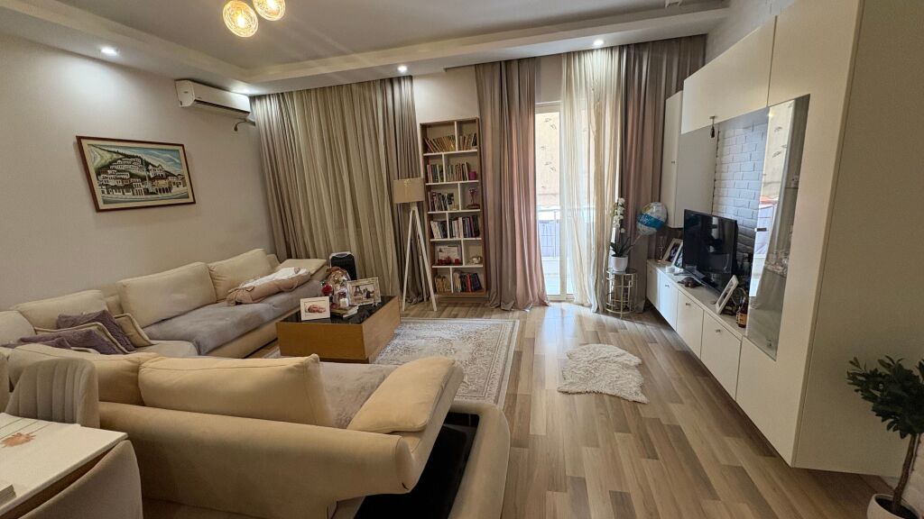 Appartamento in vendita a Yzberisht tipologia 1+1