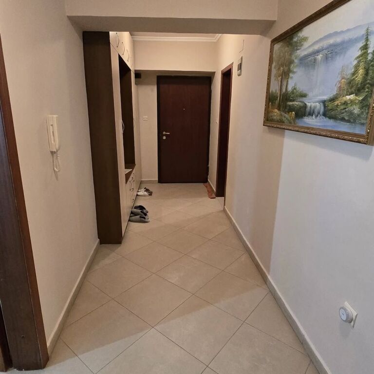 Shitet  Bllok (Pranë Sheshit Willson) 🏠 Apartament 2+Kuzhinë+1+2 (Mundësi ndarje 3+1)  