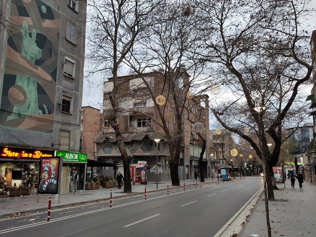 SHITET APARTAMENT 2+1+BALLKON "PRANE RRUGE MYSLYM SHYRI,ISH EKSPOZITA" 198.000 EURO