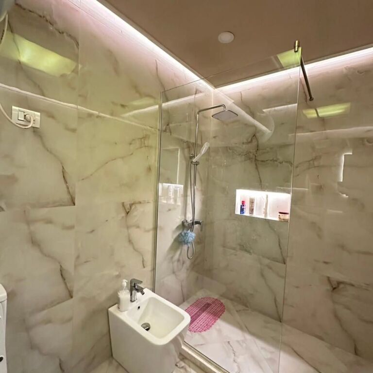 Shitet..!! 📍 Astir (Pranë Bar Universi)  Apartament 3+1+2