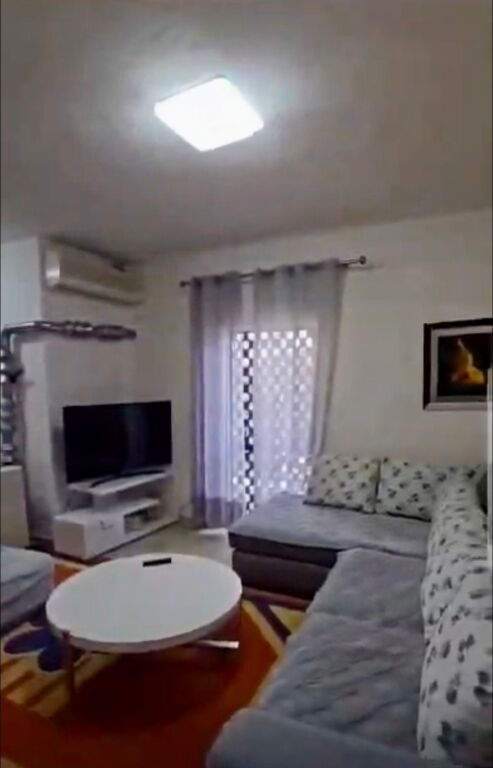 Appartamento 2+1 in affitto in affitto al Kristal Center / Komuna e Parisit