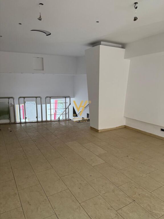 VENDESI COMMERCIALE IN VENDITA 99.3 M2 VIA MIHAL GRAMENO 500.000 EURO