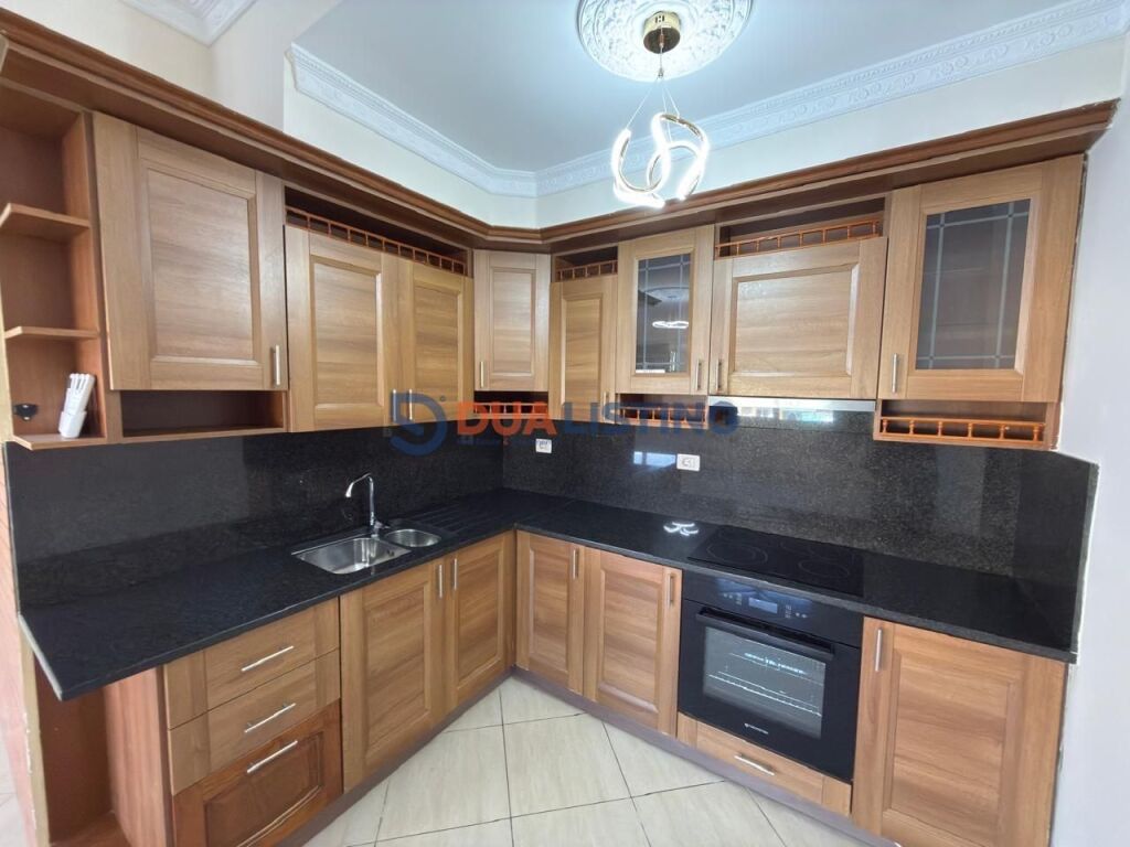 APARTMENT / BUSINESS SPACE FOR RENT – IDEAL FOR OFFICES, CLINIC OR RESIDENCE