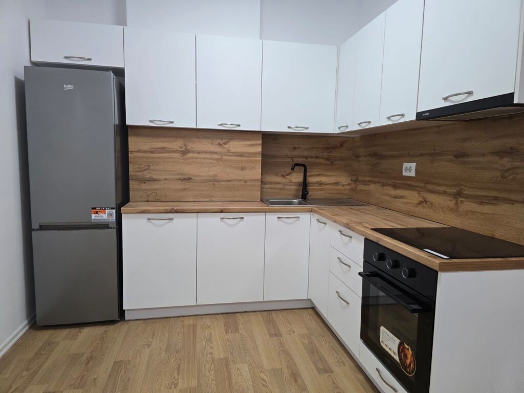 APARTAMENT ME QIRA TEK ZOGU ZI, 2+1 -750EURO