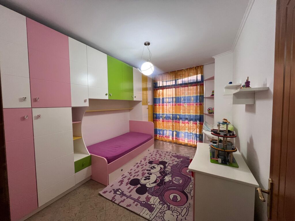 Apartament 2+1+2 ballokone, rruag e Barrikadave