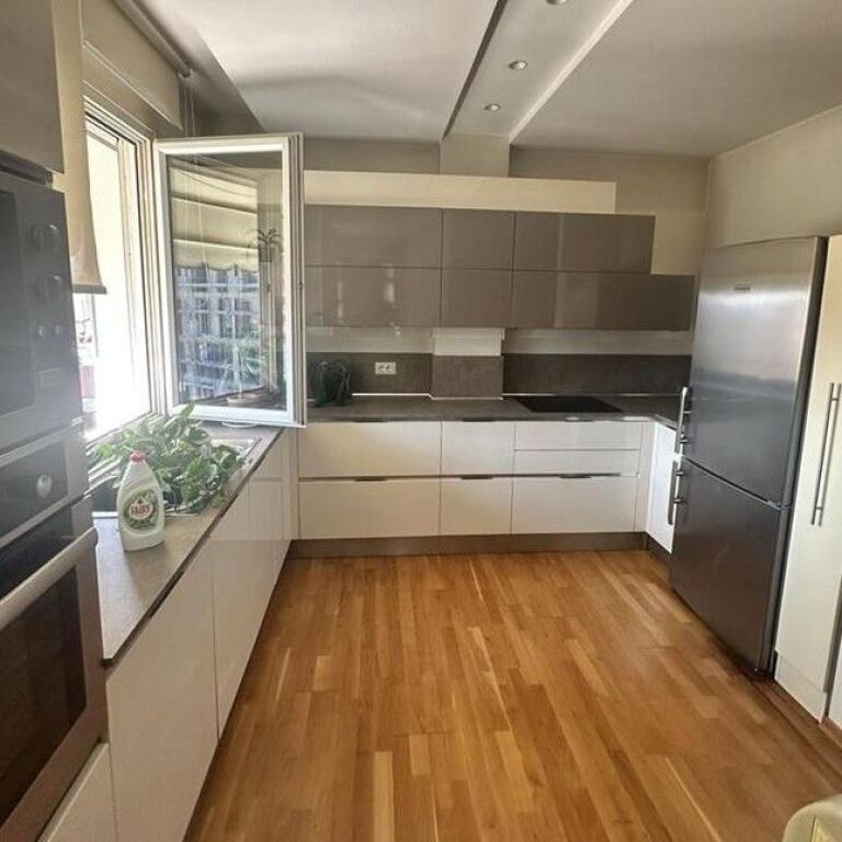 🏢✨ Zyrë Moderne me Qira – Bllok, Tiranë ✨🏢