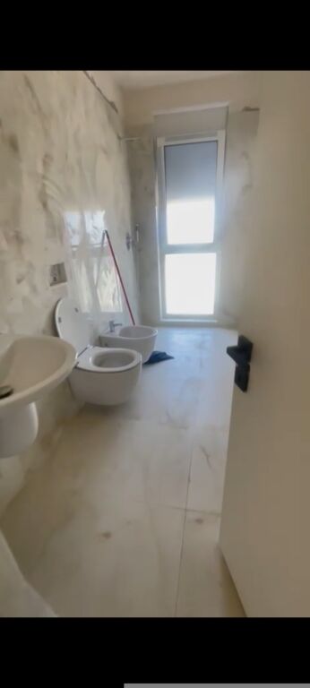 Rent | Ambjent Biznesi | Fusha Aviacionit | 650 €/month