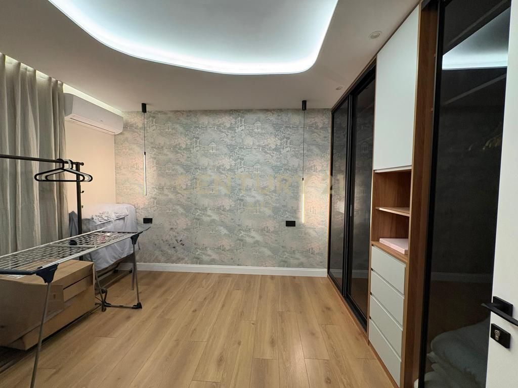 Jepet me qira apartament 2+1+2 tek Shallvaret!
