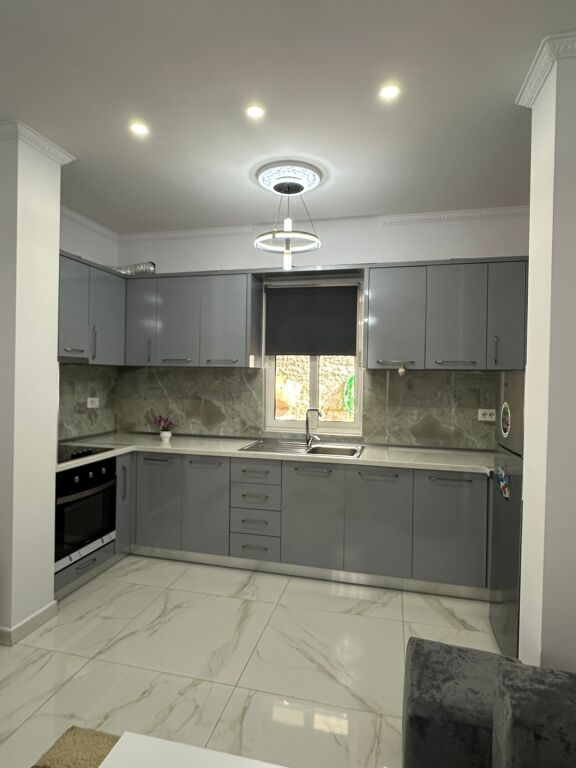 Affitto | Shtëpi private 2 + 1 | Kodra E Priftit | 500 €/mese