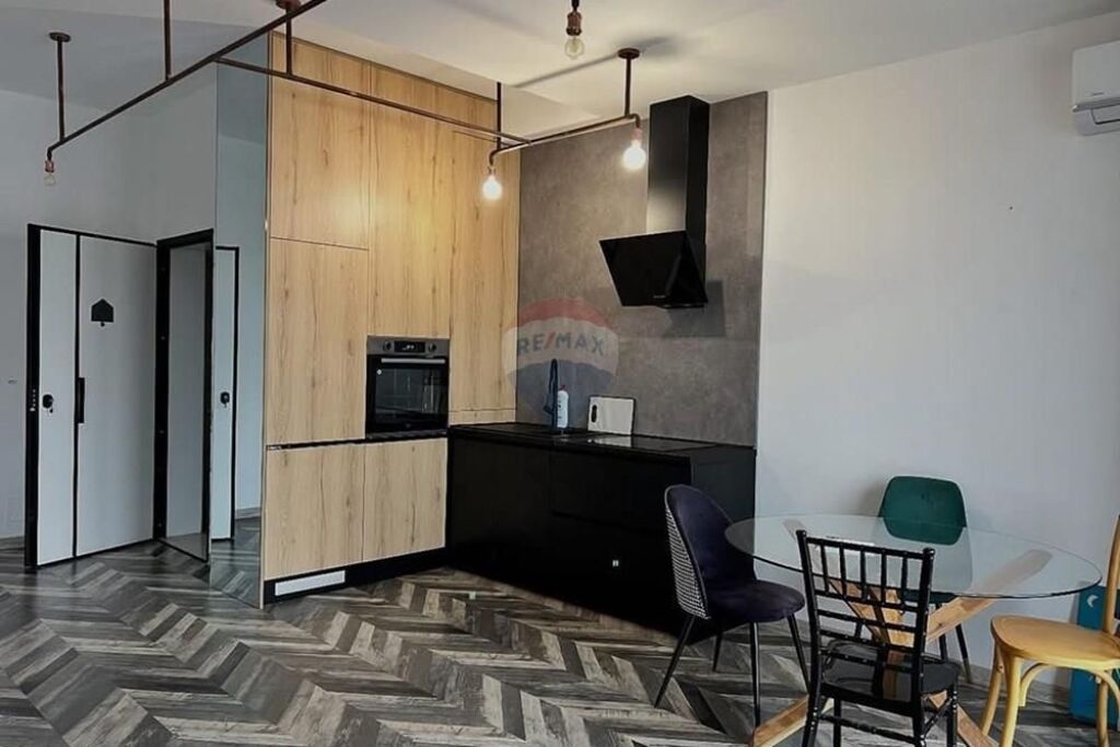 Apartament 1+1 prane Bulevardit te Ri!