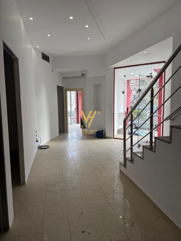 VENDESI COMMERCIALE IN VENDITA 99.3 M2 VIA MIHAL GRAMENO 500.000 EURO