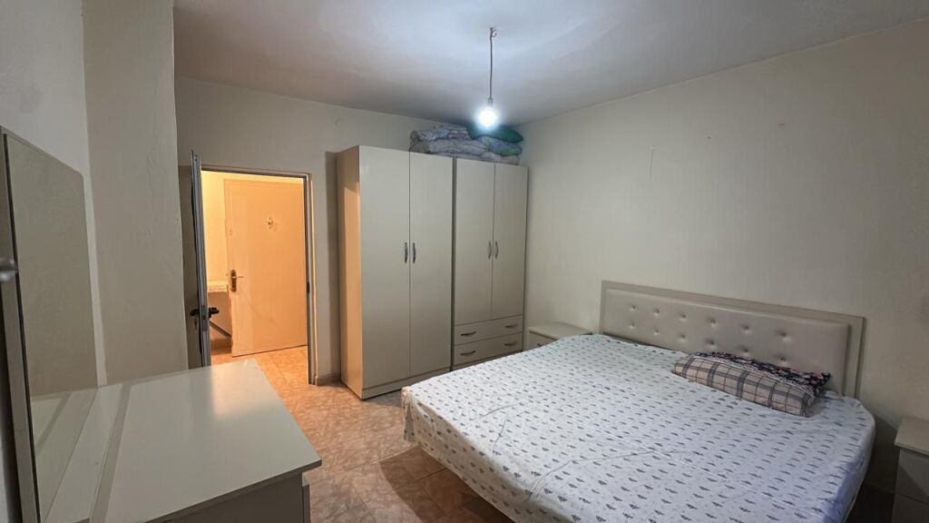 Apartament me qera 1+1 - 📍Rruga Ferit Xhajko, prane ish restorant Durresi