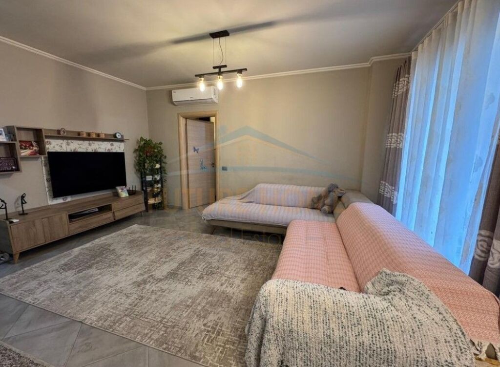 Shitet,Apartament 2+1+2, Kompleksi Tower Bridge,Rruga e Dibres.