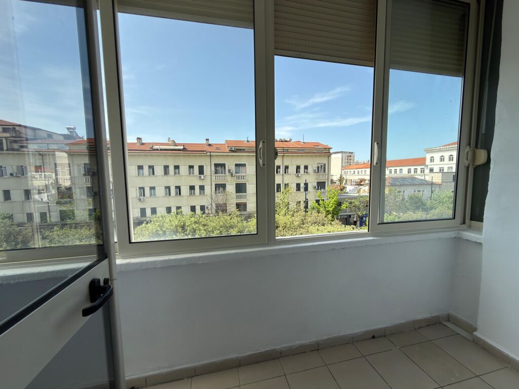 Affitto, Appartamento 2+1, "Bulevardi Zogu i Parë", Tirana.