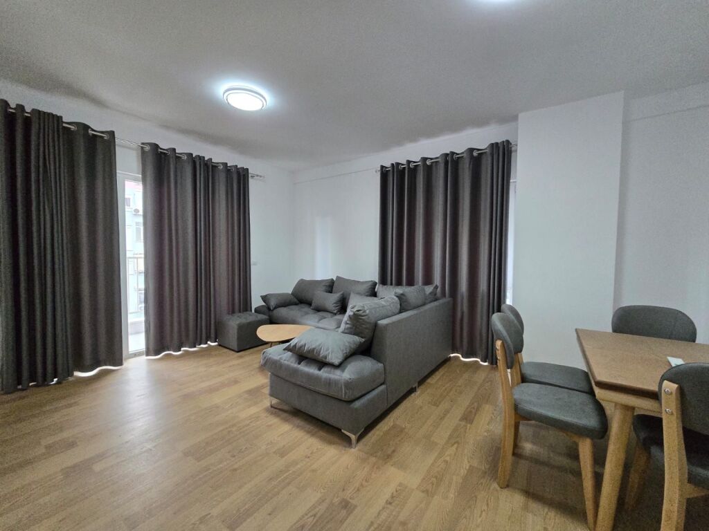 APARTAMENT ME QIRA TEK ZOGU ZI, 2+1 -750EURO
