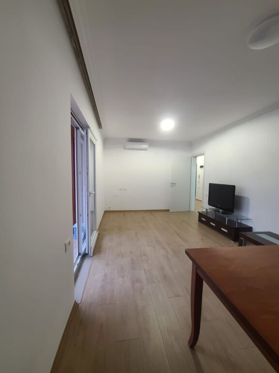 🏢 Për Zyra – Qendër, 📍tek Pazari i Ri💰 1200 €/muaj