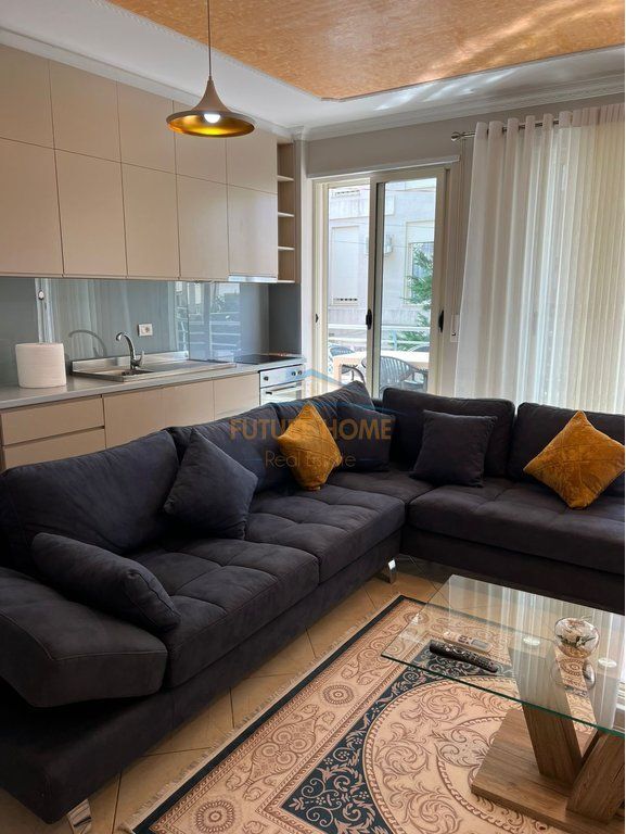 Apartament 1+1,Shitje, Rruga Peti.