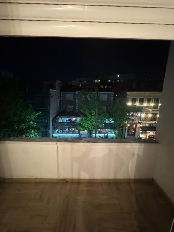 Mine Peza For rent 3+1 Old building Empty