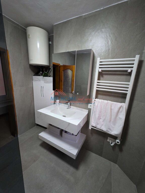 Apartment 3+1 for sale 21 December in Tirana