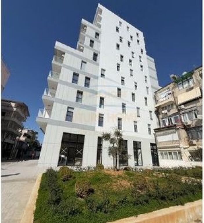 Shitet, Penthouse 2+1+ Post Parkimi, Xhamlliku