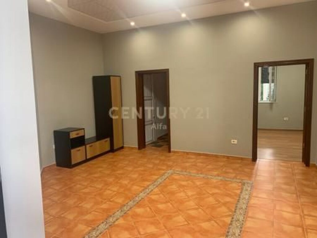 JEPET ME QERA AMBIENT KOMERCIAL 125M2