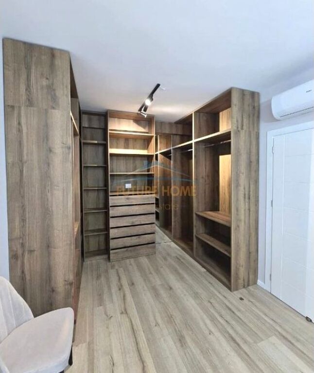 In vendita, Appartamento 2+1+2, Porcellana, Tirana.