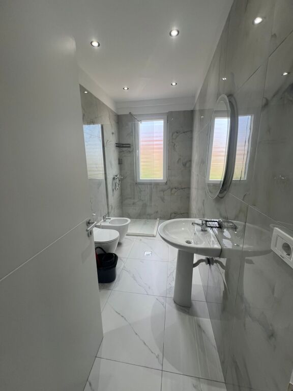 Apartament me qera 2+1