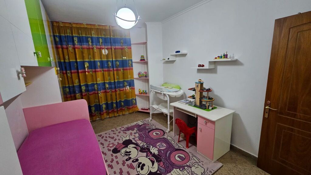 Apartament 2+1+2 ballokone, rruag e Barrikadave