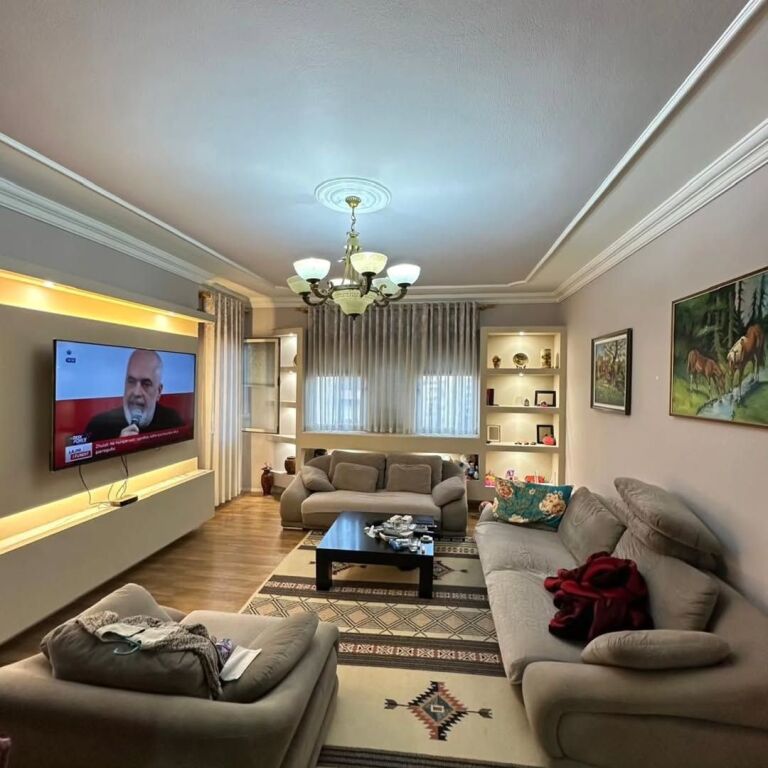 Shitet..!! 📍 Astir (Pranë Bar Universi)  Apartament 3+1+2