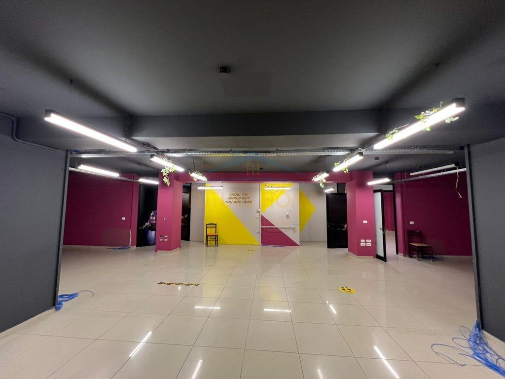 Qera , Ambient Biznesi, Rruga e Dibrës, Tirane.