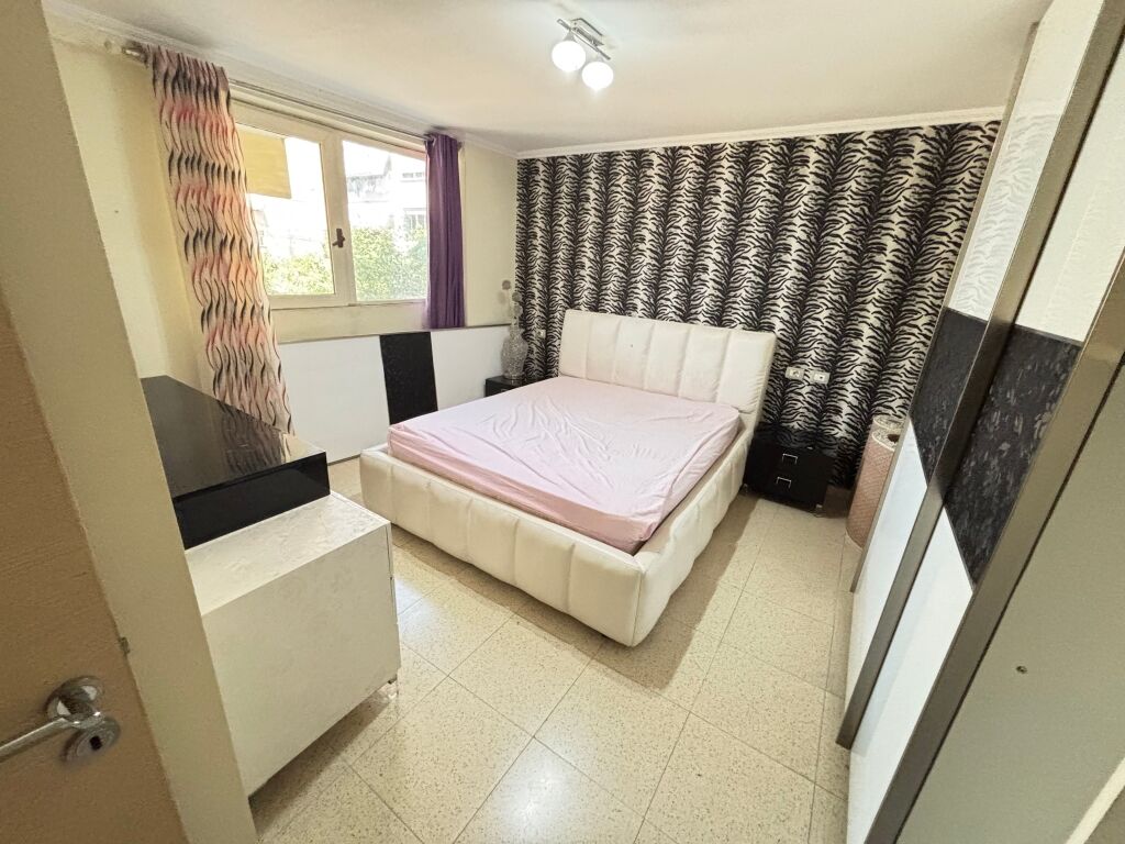 Apartment 2+1 me qera prane Stacionit te Trenit