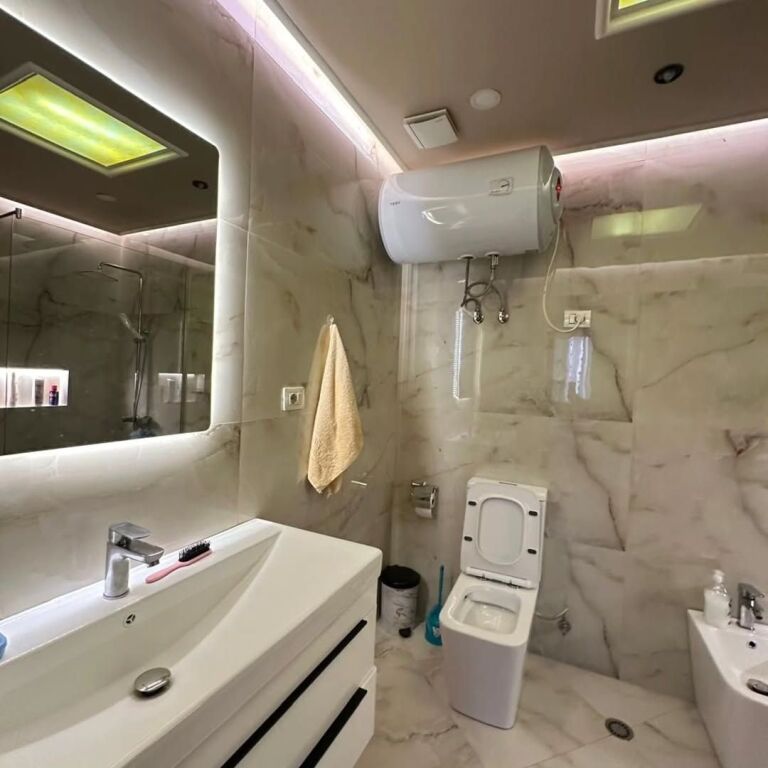 Shitet..!! 📍 Astir (Pranë Bar Universi)  Apartament 3+1+2