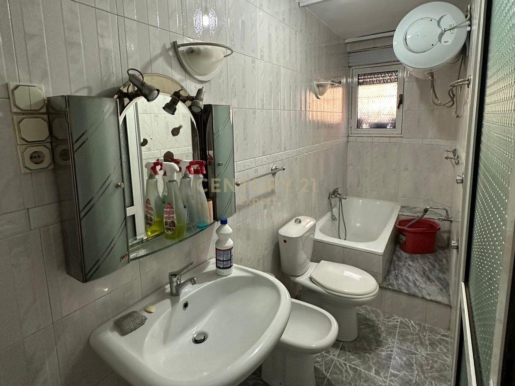 2+1 SPACE FOR RENT NEAR DURRËS ROAD FOR OFFICES/CLINICS