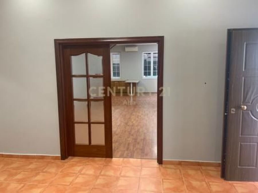 JEPET ME QERA AMBIENT KOMERCIAL 125M2