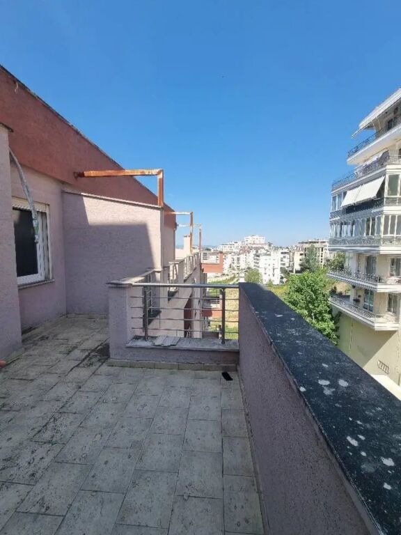 SHITET 2+1 TE FRESKU - TIRANE