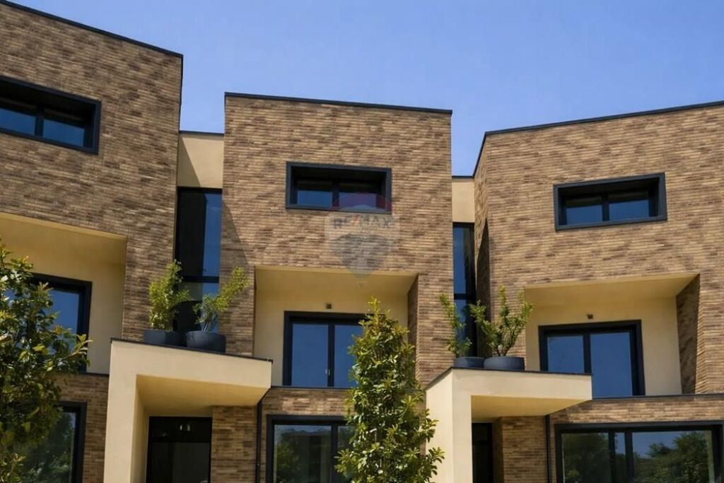 Shitet vilë ne Mjull Bathore