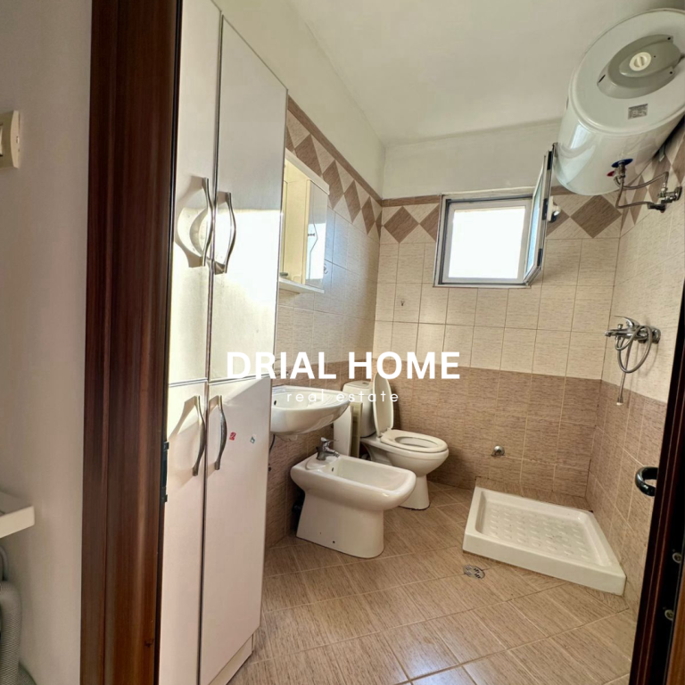 Apartament me qera 1+1