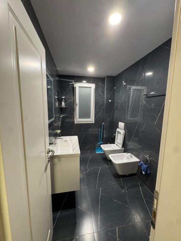 Mine Peza For rent 3+1 Old building Empty