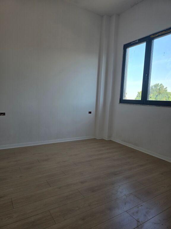 SHITET APARTAMENT 2+1 NË ZONEN E KODER KAMEZ,PRANË UNIVERSITETIT BUJQESOR.