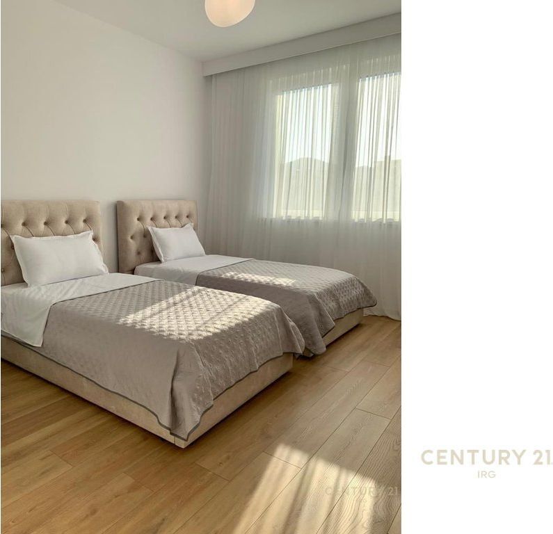 APARTAMENT 2+1 PER QERA PERBALL HOTEL HILTON