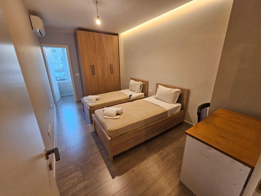 SHITET APARTAMENT 2+1+2 ZOGU I ZI 235.000 EURO FH-71792