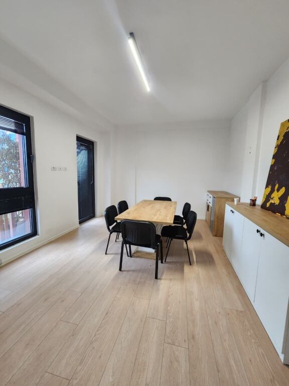 ✨️Me Qira Ultra Zyrë 124m² (📍Garden Building ) ndarë në 3 ambiente pune KATI 7 (Pamje Panoramike) 1000€/Muaj 💥💥