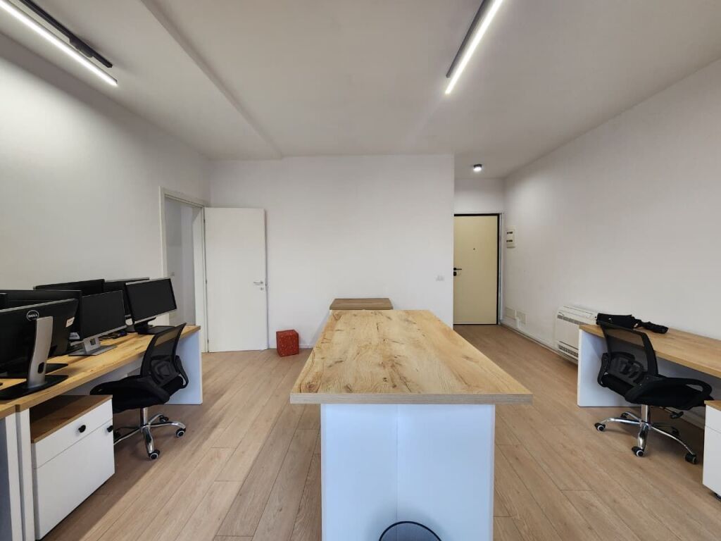 ✨️Me Qira Ultra Zyrë 124m² (📍Garden Building ) ndarë në 3 ambiente pune KATI 7 (Pamje Panoramike) 1000€/Muaj 💥💥