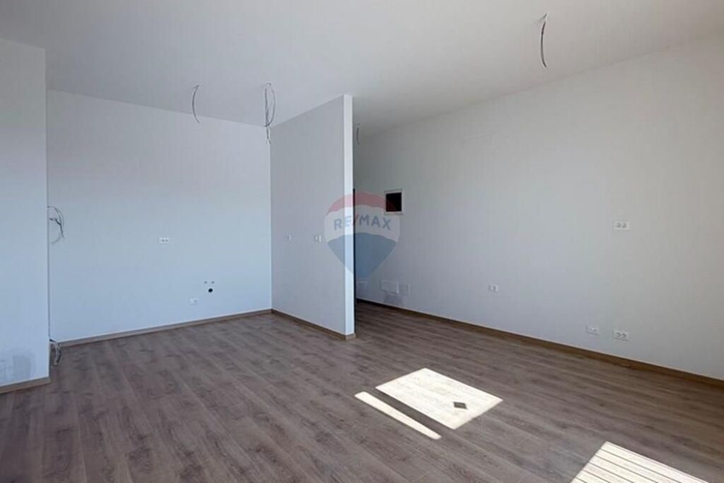 Shitet 2+1+2 Bulevardi i Ri