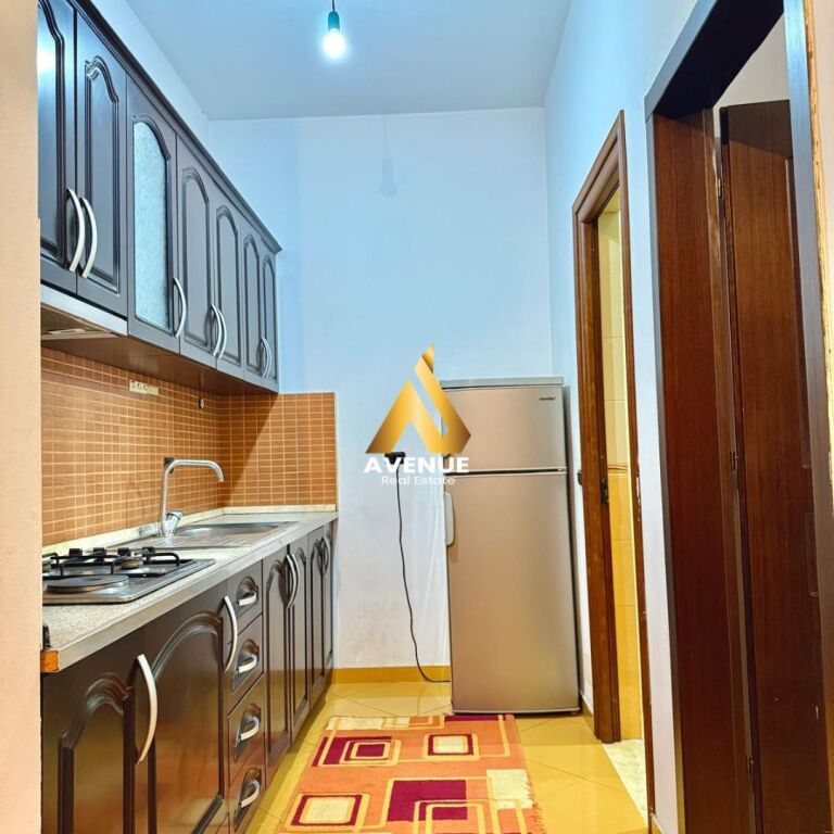 APPARTAMENTO 1+1 IN AFFITTO – VICINO AI COLLEGI DEGLI INGEGNERI, TIRANA