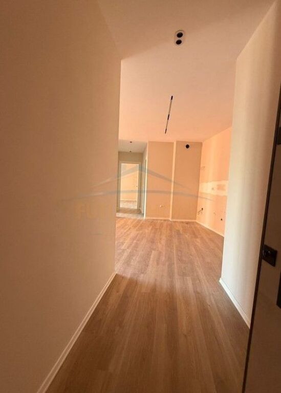 In vendita,Appartamento 2+1+2,Via Qemal Stafa,Tirana